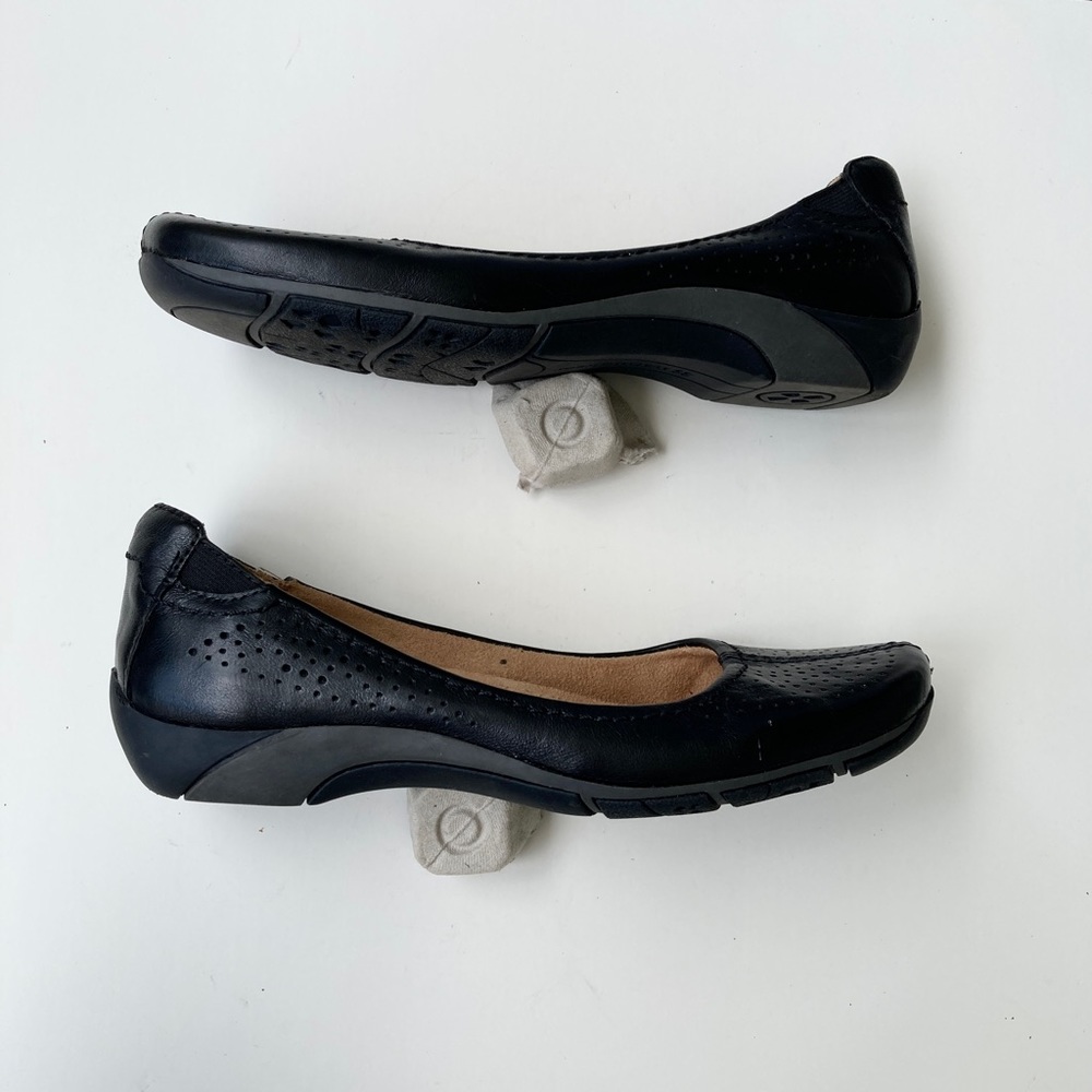 New without Tag: Naturalizer sz 6 leather upper, manmade soles